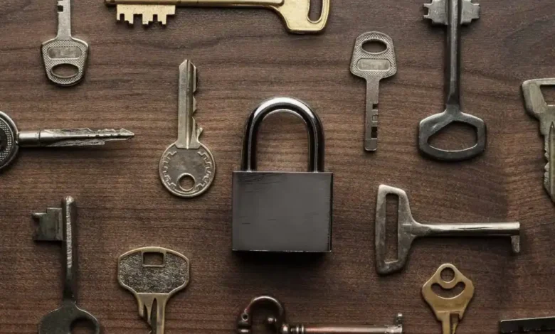 Does Home Depot make keys shown by assorted house keys and a padlock on a wood table