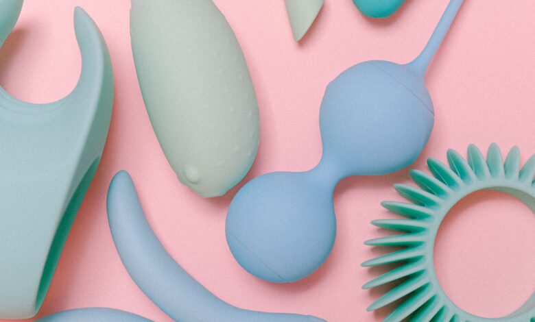 How to Get Dust Off Silicone (Easy Ways)